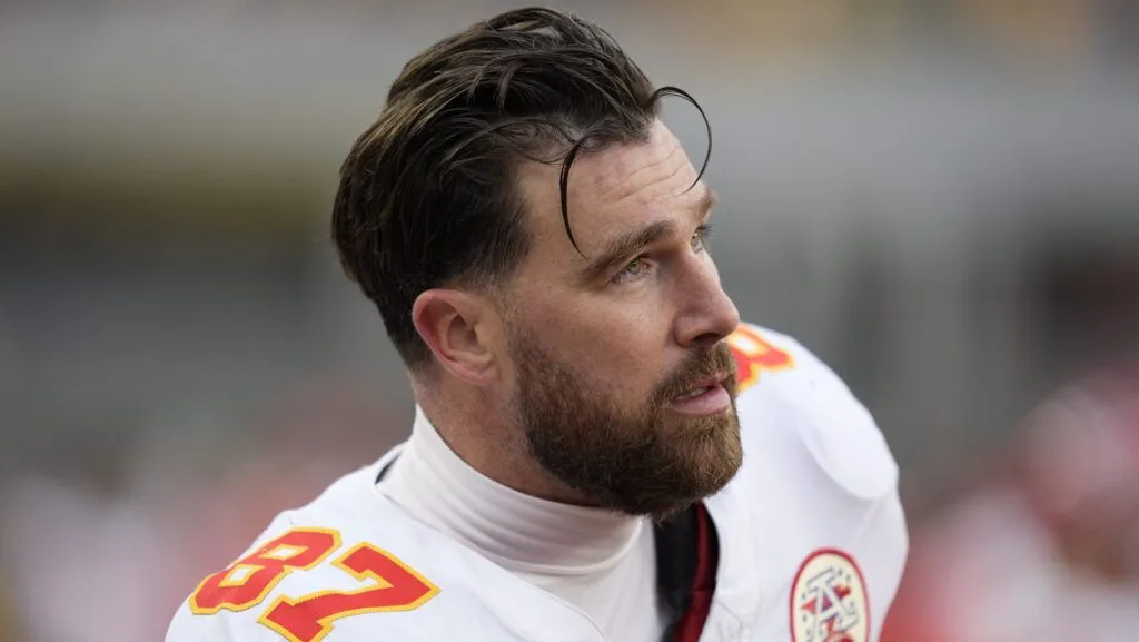 December 25, 2024: Travis Kelce #87 during the Pittsburgh Steelers vs Kansas City Chiefs at Acrisure Stadium in Pittsburgh PA