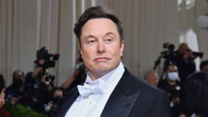 Elon Musk arrives for the 2022 Met Gala at the Metropolitan Museum of Art on May 2, 2022, in New York. - The Gala raises money for the Metropolitan Museum of Art's Costume Institute. The Gala's 2022 theme is "In America: An Anthology of Fashion".