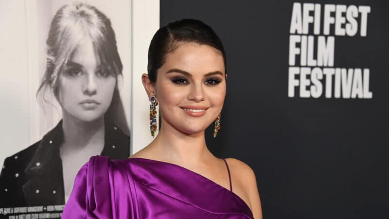 Selena Gomez Gets Vulnerable & Talks Mental Health in New Documentary ...