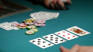 AS VEGAS - MAY 23: Poker players take part in the 2004 World Series of Poker Tournament held at the Binion's Horseshoe Hotel and Casino May 23, 2004 in Las Vegas, Nevada.