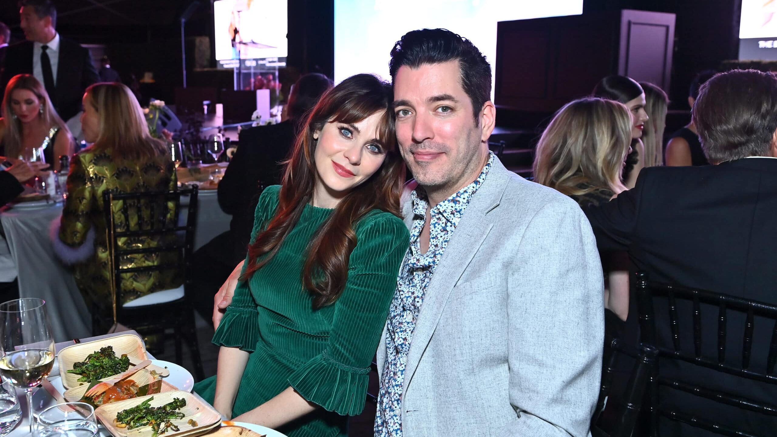 WEST HOLLYWOOD, CALIFORNIA - NOVEMBER 13: (L-R) Zooey Deschanel and Jonathan Silver Scott attend the Baby2Baby 10-Year Gala presented by Paul Mitchell on November 13, 2021 in West Hollywood, California.