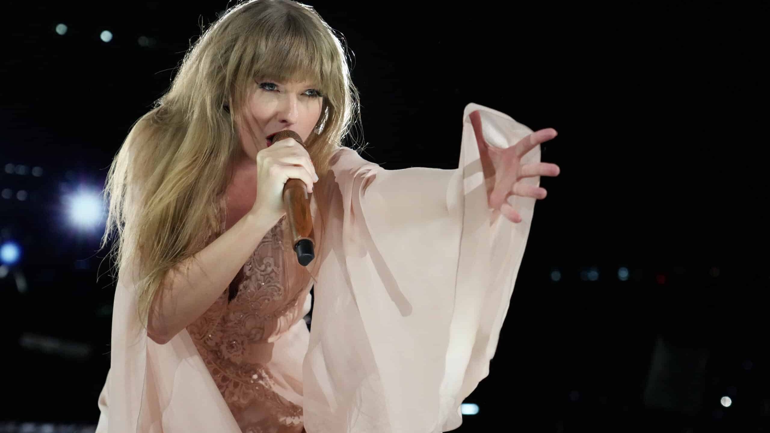 SANTA CLARA, CALIFORNIA - JULY 28: EDITORIAL USE ONLY Taylor Swift performs onstage during Taylor Swift | The Eras Tour at Levi's Stadium on July 28, 2023 in Santa Clara, California.