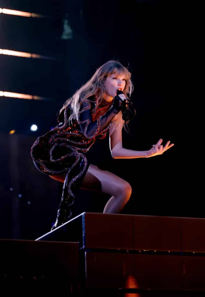 INGLEWOOD, CALIFORNIA - AUGUST 09: EDITORIAL USE ONLY. Taylor Swift performs onstage during "Taylor Swift | The Eras Tour" at SoFi Stadium on August 09, 2023 in Inglewood, California.