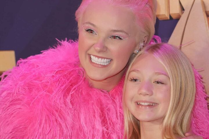 JoJo Siwa and Everleigh Rose Smith Soutas attend the 2022 Industry Dance Awards at Avalon Hollywood & Bardot on October 12, 2022 in Los Angeles, California.