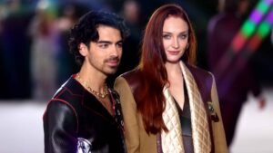 LOS ANGELES, CALIFORNIA - OCTOBER 15: (L-R) Joe Jonas and Sophie Turner attend the 2nd Annual Academy Museum Gala at Academy Museum of Motion Pictures on October 15, 2022 in Los Angeles, California.