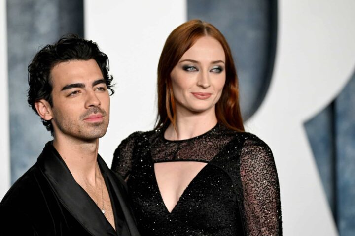 BEVERLY HILLS, CALIFORNIA - MARCH 12: Joe Jonas, Sophie Turner attend the 2023 Vanity Fair Oscar Party Hosted By Radhika Jones at Wallis Annenberg Center for the Performing Arts on March 12, 2023 in Beverly Hills, California.