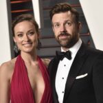 Actress Olivia Wilde (L) and actor Jason Sudeikis arrive at the 2016 Vanity Fair Oscar Party Hosted By Graydon Carter at Wallis Annenberg Center for the Performing Arts on February 28, 2016 in Beverly Hills, California.