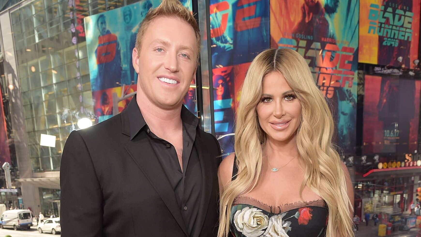 Kroy Biermann and television personality Kim Zolciak visit "Extra" at H&M Times Square on October 3, 2017 in New York City.