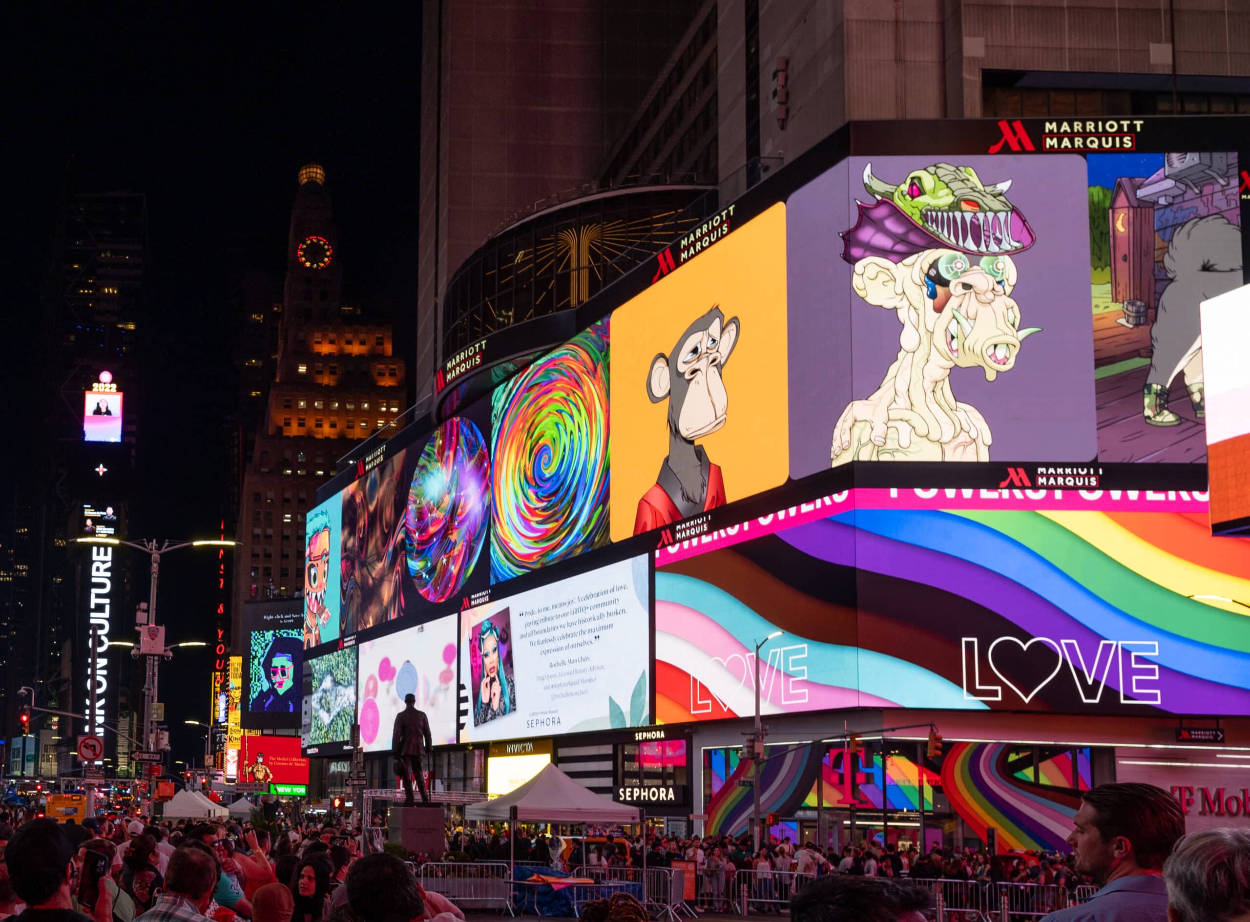 NEW YORK, NEW YORK - JUNE 20: Billboards display Bored Ape Yacht Club NFT art in Times Square during the 4th annual NFT.NYC conference on June 20, 2022 in New York City. The four-day event will feature 1,500 speakers from the crypto and NFT space and will host over 14,000 attendees.