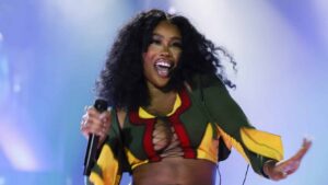 Sza performs on stage during Global Citizen Festival 2022: Accra on September 24, 2022 in Accra, Ghana.