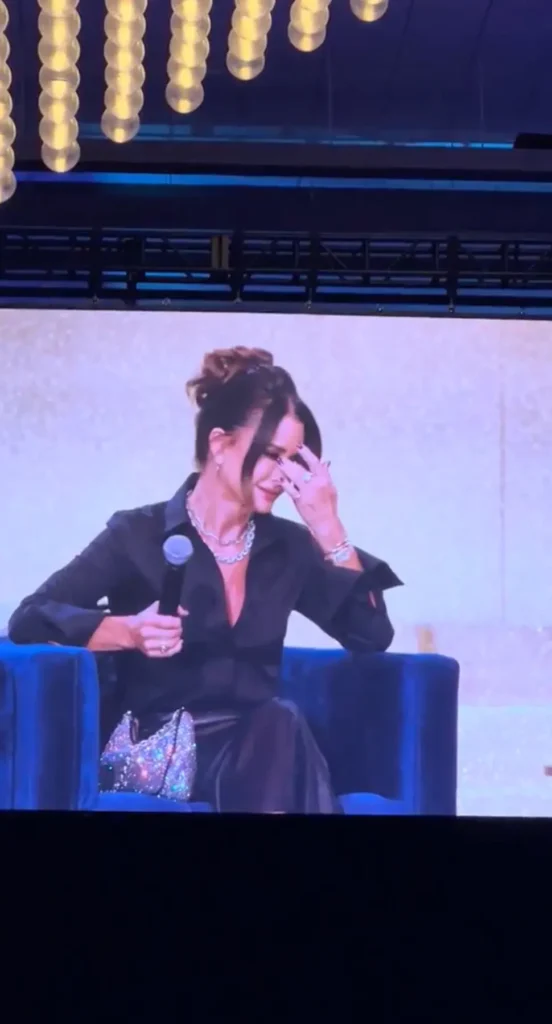 Kyle Richards broke down in tears over her separation from Mauricio Umansky during a BravoCon panel in Las Vegas Sunday.