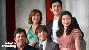 Jonathan Goldstein, Nancy Sullivan, Drake Bell, Josh Peck and Miranda Cosgrove, winners of Favorite Television Show for "Drake & Josh" (Photo by Albert L. Ortega/WireImage)