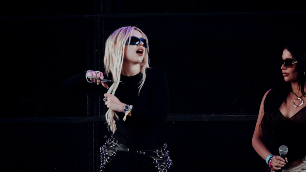 Ava Max cutting her hair