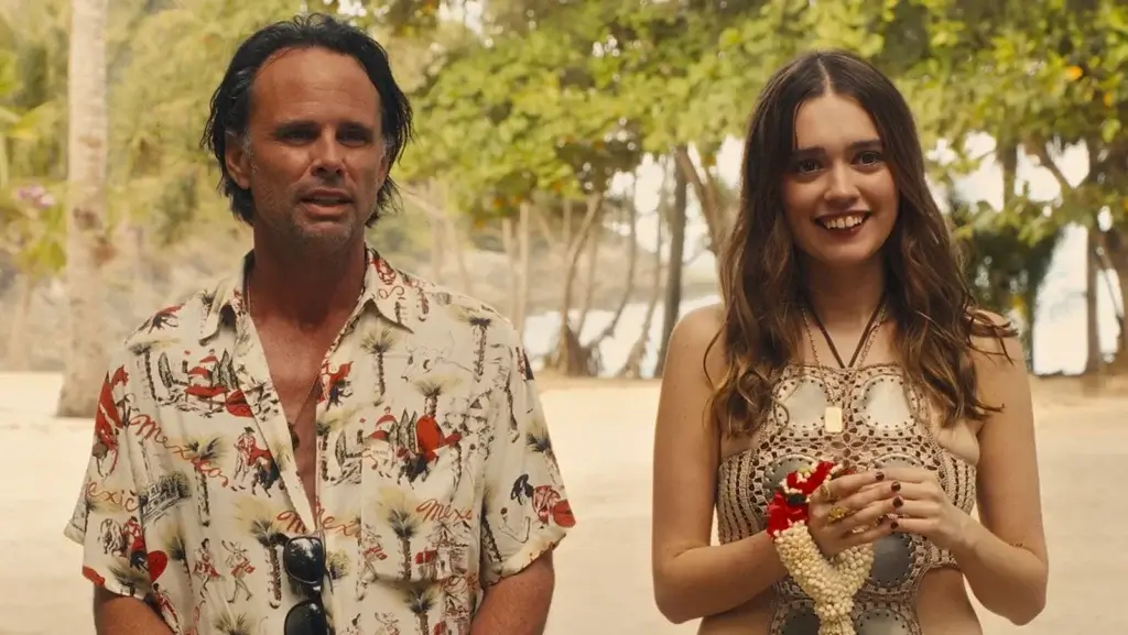'White Lotus' stars Walton Goggins and Aimee Lou Wood speak out on rumored feud, Instagram unfollowing, and their real friendship after Season 3.